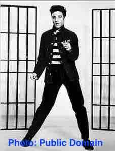 ESL lesson on Elvis Presley getting the Presidential Medal of Freedom.