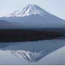 An ESL lesson on Over-tourism  - Over-tourism threatens Mt. Fuji's world heritage status